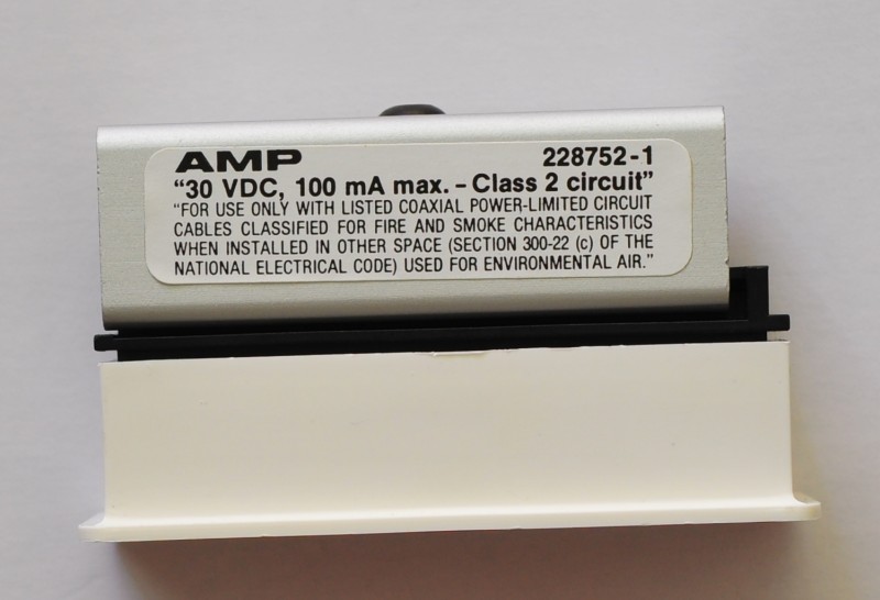 AMP 228752-1 side view